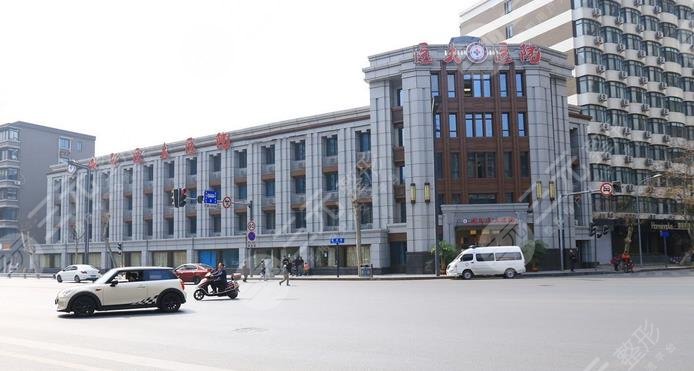  Chengdu Hospital with Good Binoculi