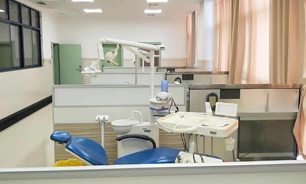  Which hospital is cheap and good for dental implant in Beijing