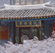 成都華西醫(yī)院卿勇醫(yī)生去眼袋怎么樣