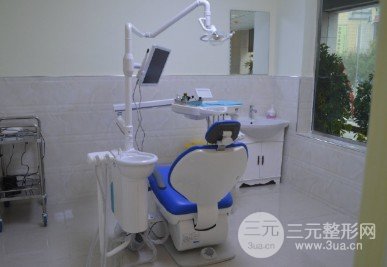 信阳李连根口腔诊所种植牙案例