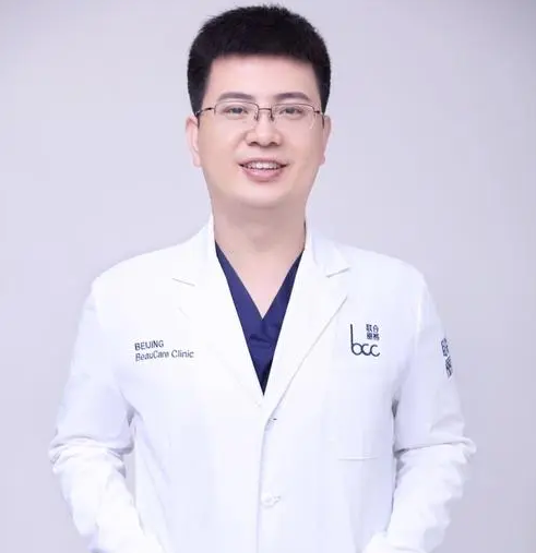 范荣杰医生做鼻综合手术怎么样呢？